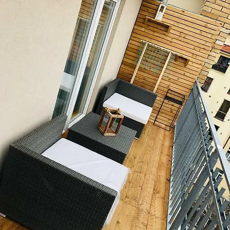 Moskevska With Terrace & Great Location Near The Centre * Prague