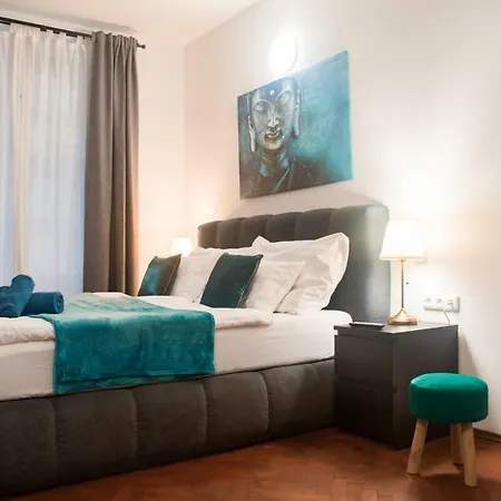 Premyslovska - 2 Bathrooms Apartment *