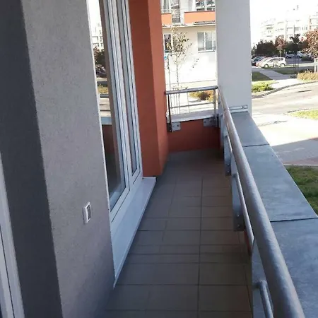 H+ Apartman Letiste Apartment *