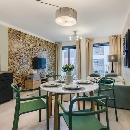 Luxury Parking By Michal&friends Apartment