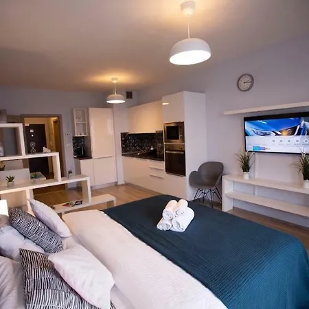 Letnany - Standerova Apartment Prague