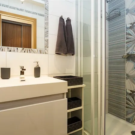 Perunova Apartman *