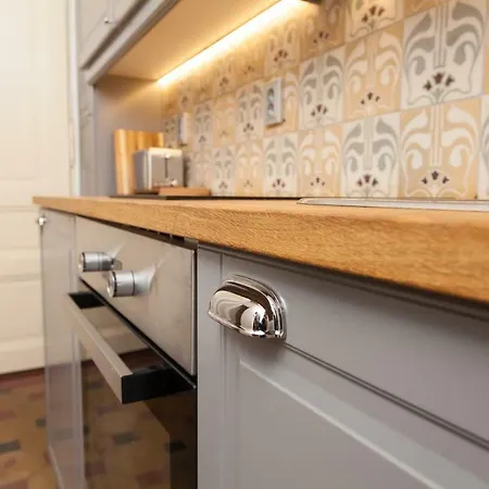 Apartment Art Nouveau Meets Mid-century Modern. *