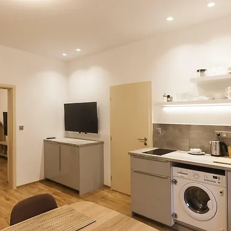 Expat House *
