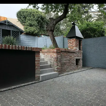 Expat House Apartment