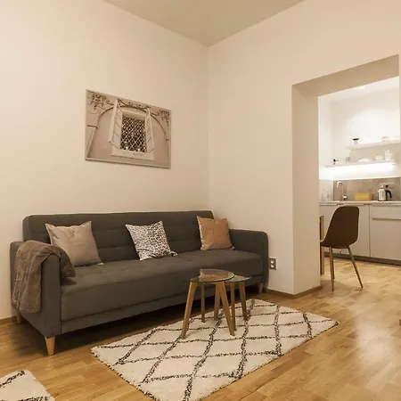 Expat House Apartment *