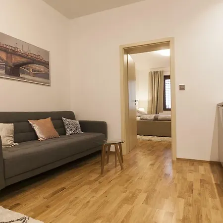 Expat House Apartment *