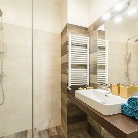 Crown Apartamento