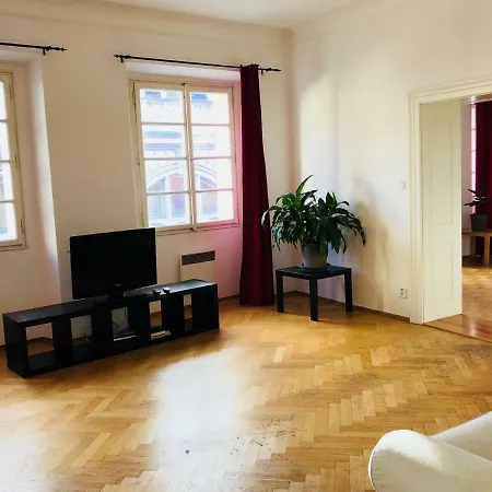 Royal Road Ii Apartment *