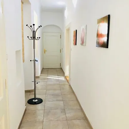 Royal Road Ii Apartment *