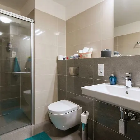 Apartment Free Parking In Garage Karolina Plazza, New Cosy With Need