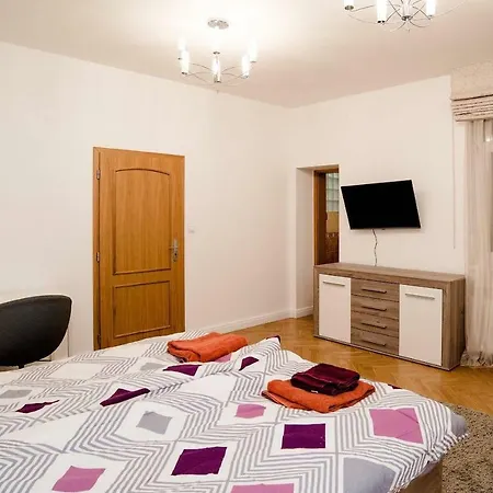Zentrum Suites Aparthotel *
