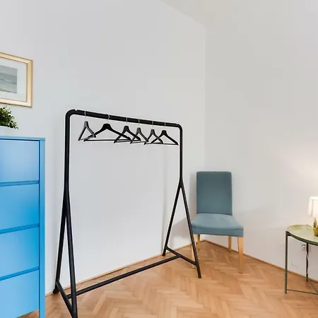 Apartment Jt's Navratilova Str.