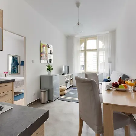Apartment Jt's Navratilova Str. *