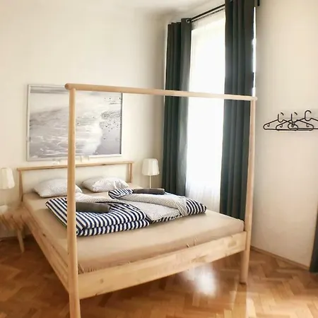 Bohemian - Velehradska Apartment