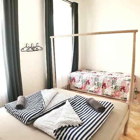 Bohemian - Velehradska Apartment