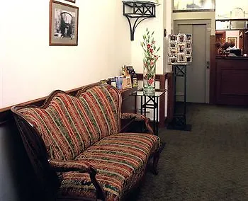 Boutique 16 Prague