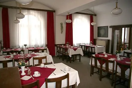 Self-service Ostas Hotel Praga