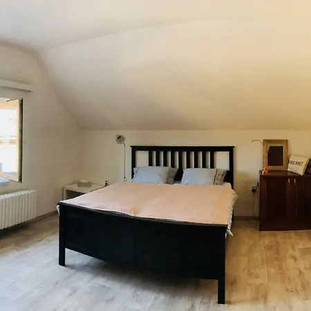 Emma&peter's Homestay Prague