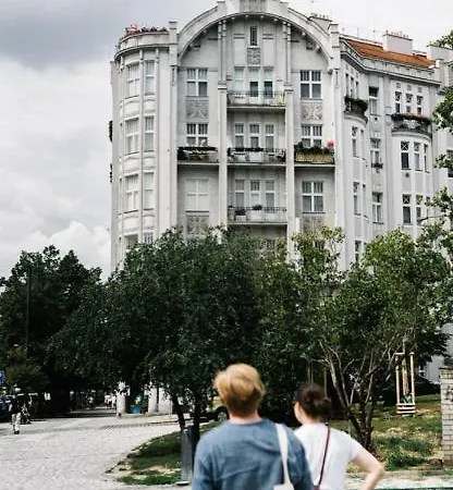 Moskevska With Terrace & Great Location Near The Centre Prague