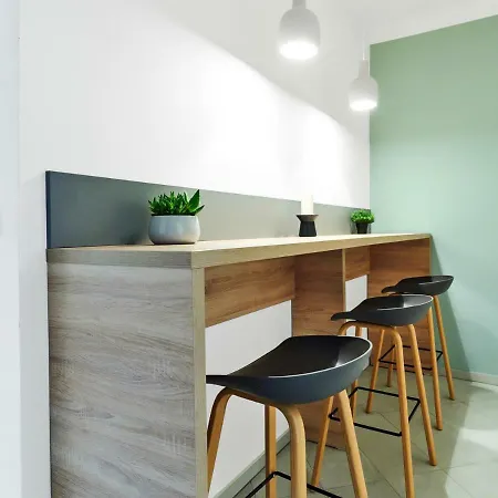 Honest Smichov Apartment *