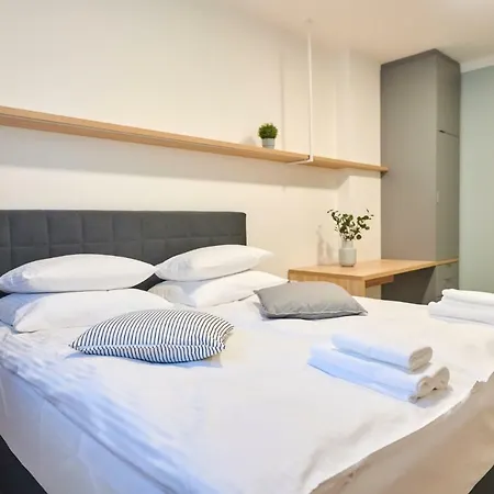 Honest Smichov Apartment