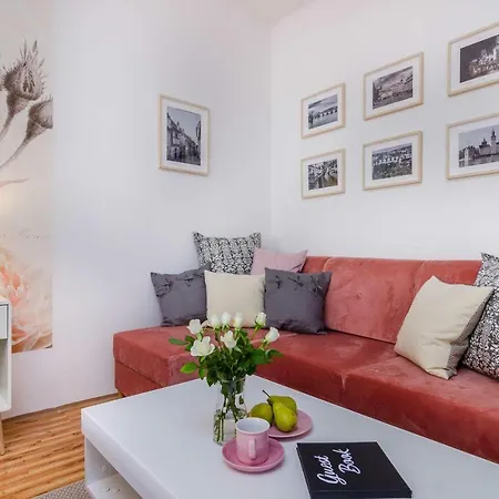 Apartament In Charles Bridge 1km By Michal&friends