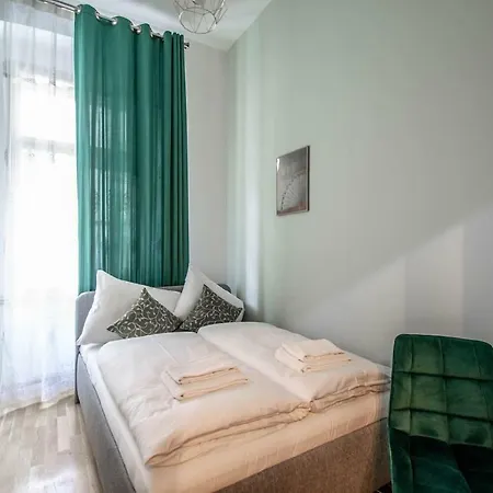 Design 3bdr In Residence, Free Parking Apartment Prague