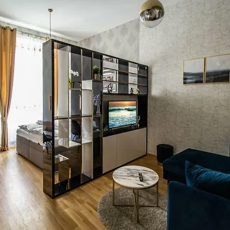 Apartment Design 3bdr In Residence, Free Parking