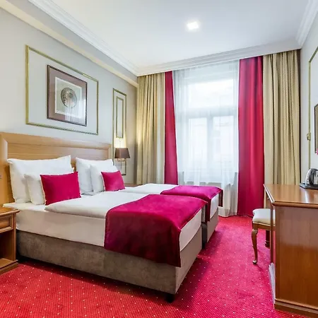 Caruso Old Town 4*