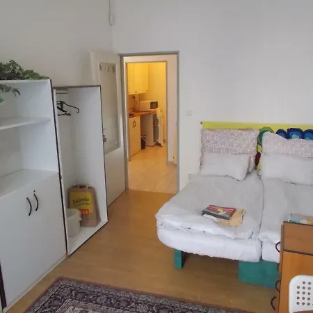 8, Palmovka, Novakovych 31 Prague