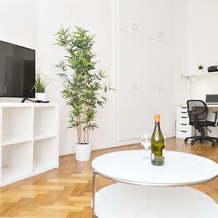 With 2 Bathrooms- 5 Minutes From Old Town - 102 M2 Apartment