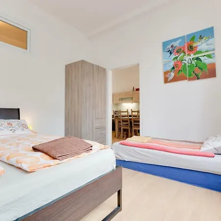 Beautiful Downtown 2bd With Netflix Prague