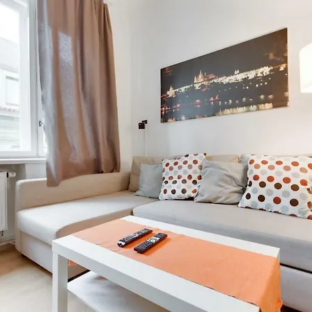 Beautiful Downtown 2bd With Netflix