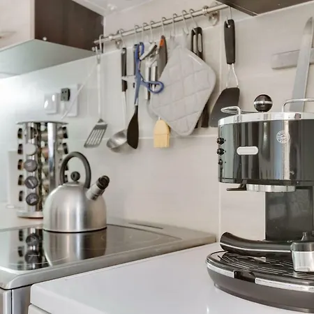 Beautiful Downtown 2bd With Netflix