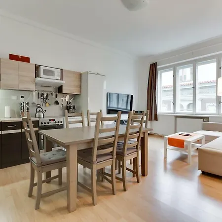 Beautiful Downtown 2bd With Netflix