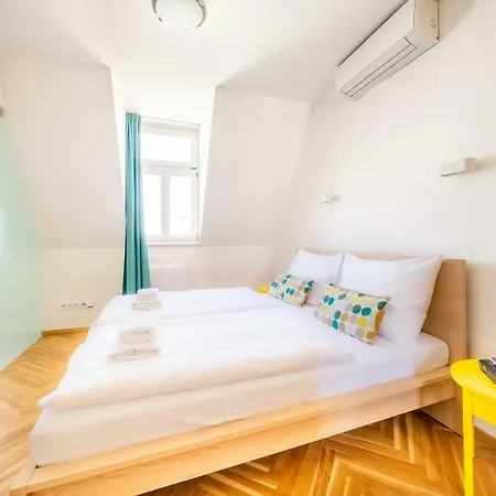 Luxurious Woodrow Wilson In Centre Apartment Prague