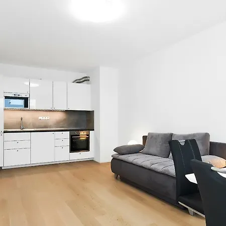 Krakovska Apartment *