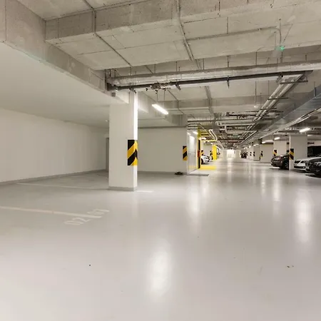 Waltrovka Garden With Parking, Netflix, Hbo Apartment