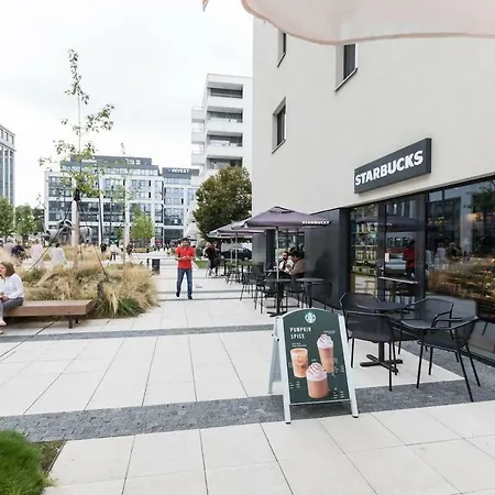 Waltrovka Garden With Parking, Netflix, Hbo