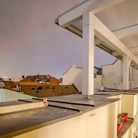 Unique Luxury Loft With Terrace In Old Town Prague