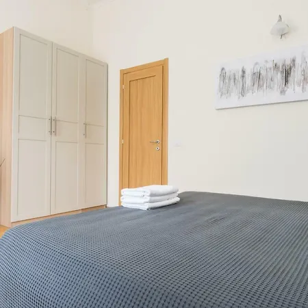Apartment In Rumunska 355/9 *