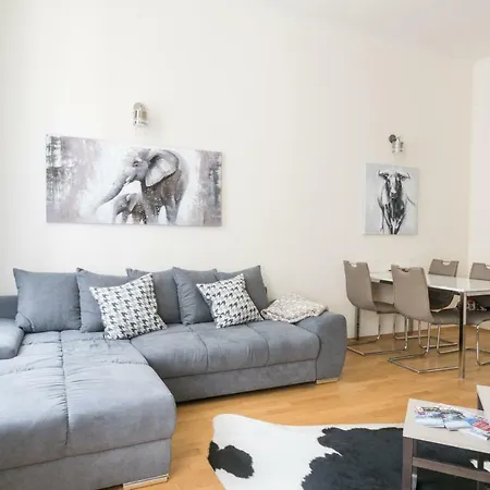 Apartment In Rumunska 355/9 Prague