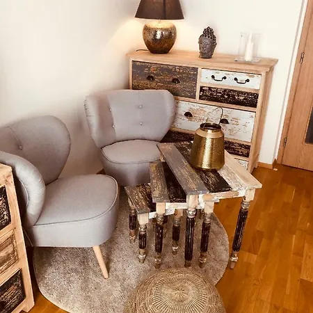 Apartment Moskevska With Terrace & Great Location Near The Centre *