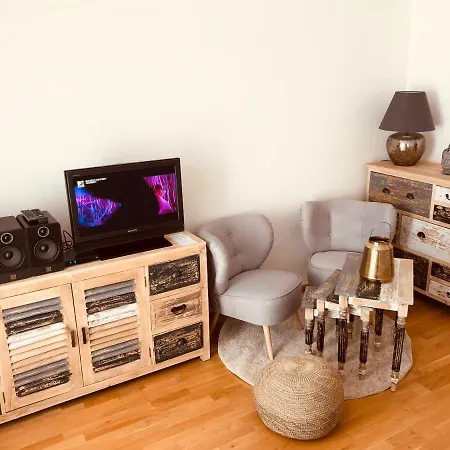 Moskevska With Terrace & Great Location Near The Centre Apartment