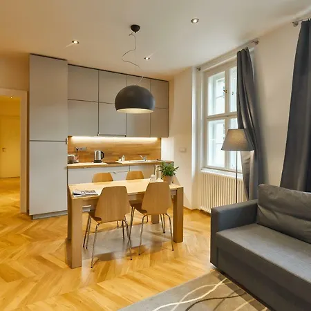 Palace Dlouha - Old Town Apartment