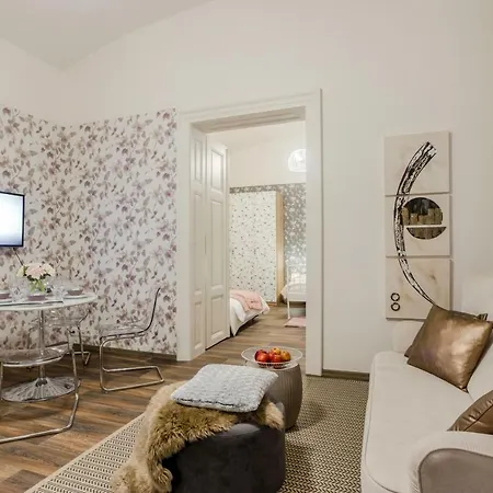 Apartment Near Charles Bridge By Michal&friends Prague