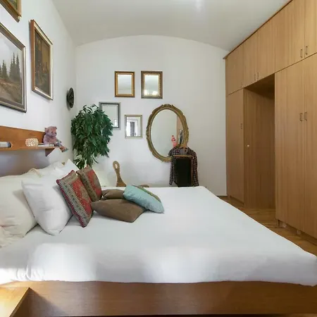 Apartment Victoria Design - Rehorova Prague
