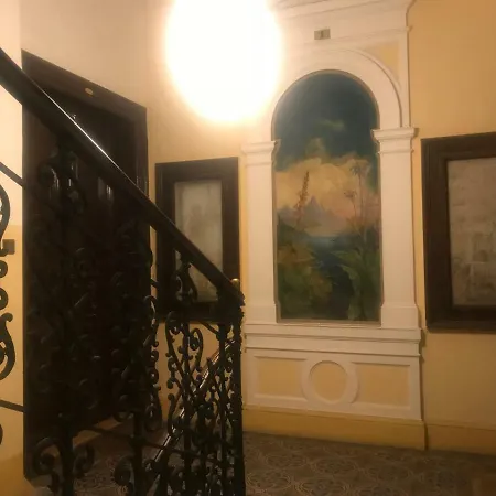 Spacious Cozy In Centre