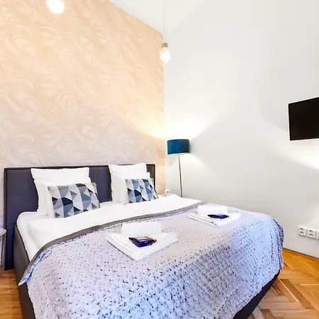 Royal Route Lesser Town Apartment *